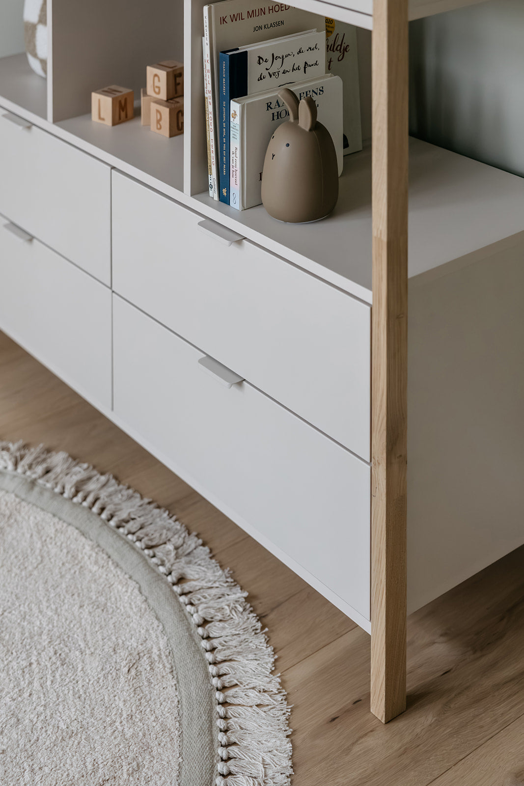 Regal Versa Wide – ein modernes Regal für Kinder- und Jugendzimmer