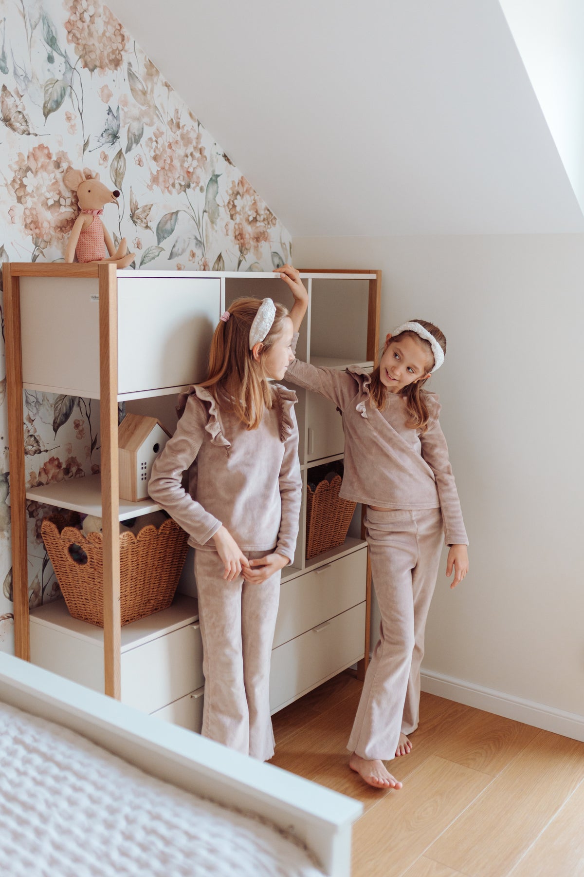 Regal Versa Wide – ein modernes Regal für Kinder- und Jugendzimmer