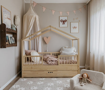 Zestaw Dream Nest pine łóżko domek 80x160 z barierkami i szufladą