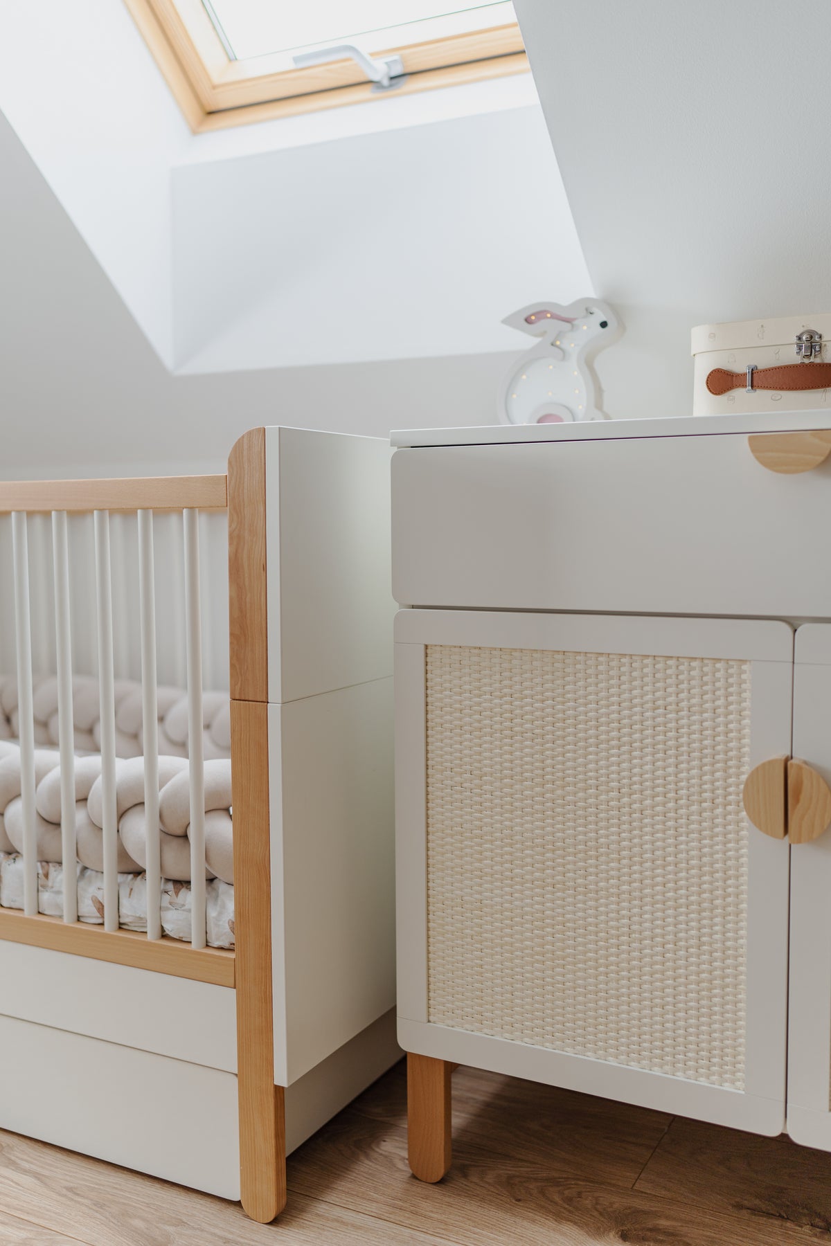 Ochraniacz welurowy warkocz- beige