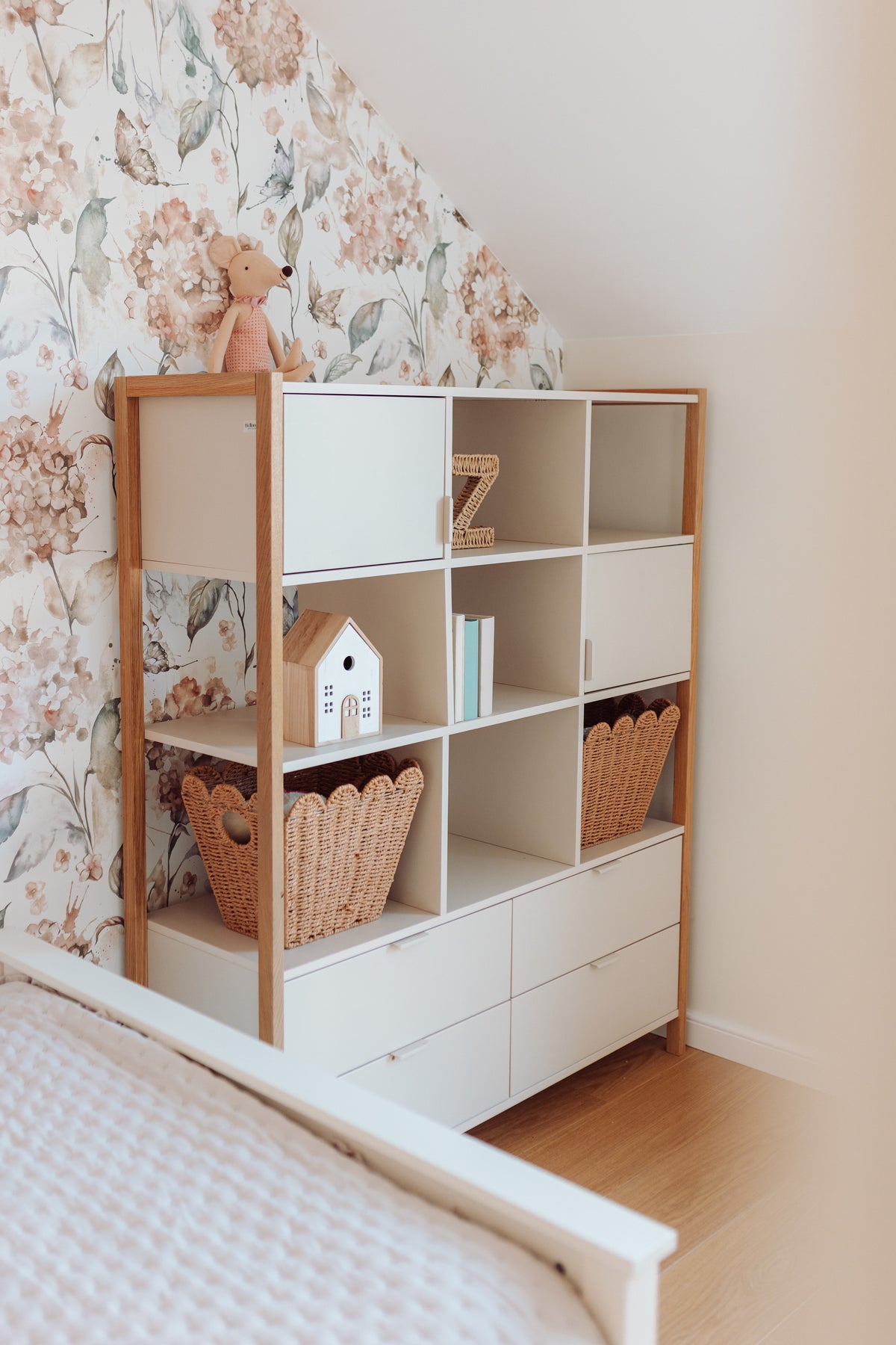 Regal Versa Wide – ein modernes Regal für Kinder- und Jugendzimmer